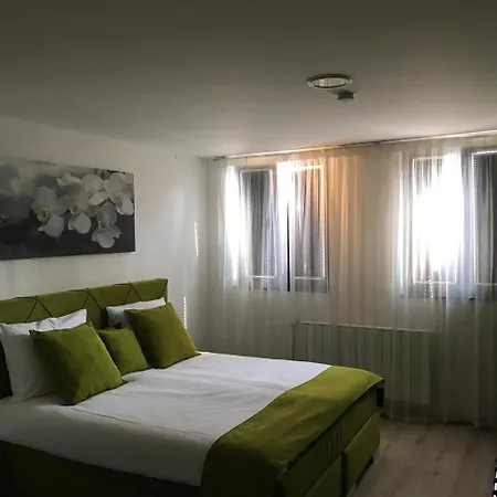 Hotel Heartland 3*